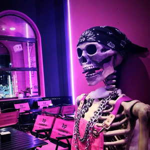 九九精品超级碰视频
